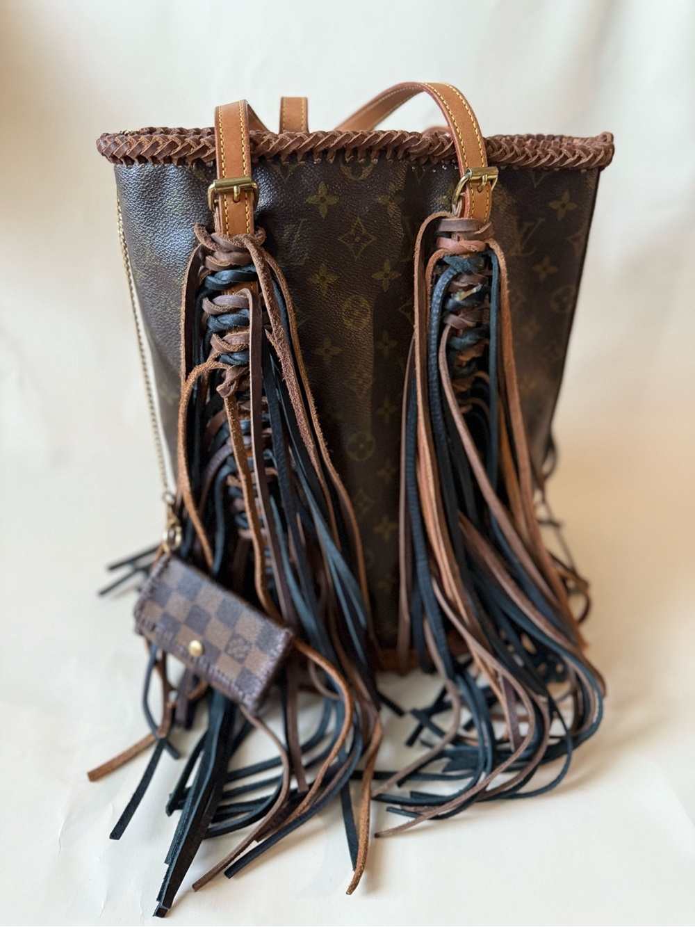 Vintage Boho LV Fringed Leather Bucket Bag - Picture 5 of 7